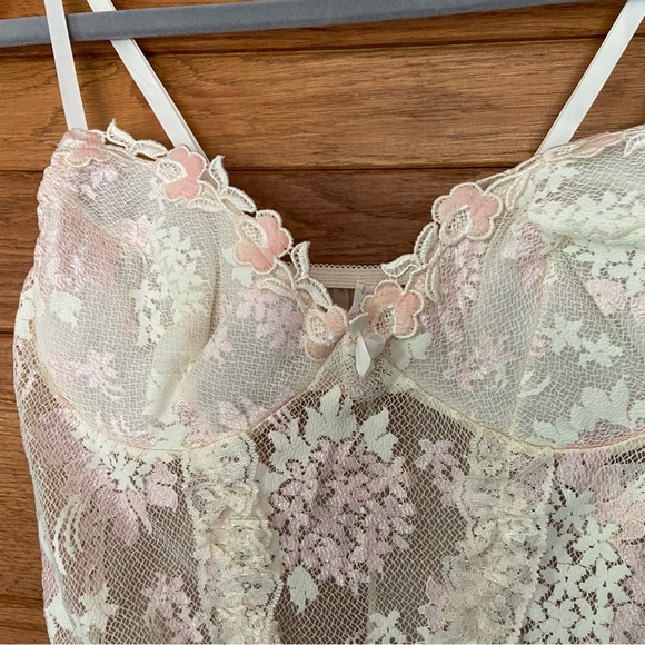 Vintage 90s Je T'adore cream pink lace ruffle corset bustier top - Picture 2 of 7